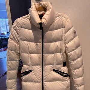 Never worn white Moncler Puffer!!